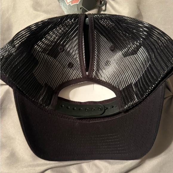 Harley-Davidson Black and Red Logo Tag - Picture 4 of 4